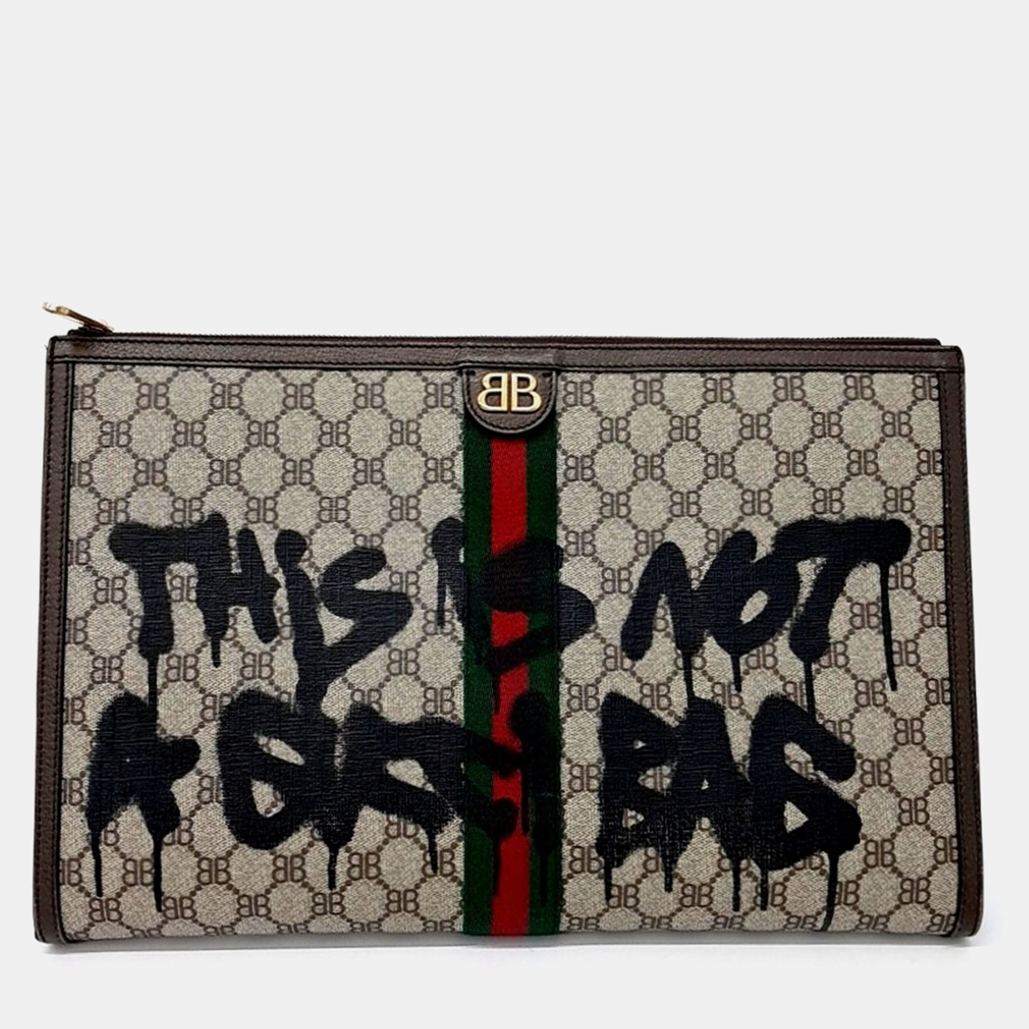 Pre-owned Gucci X Hacker Project Clutch In Sand