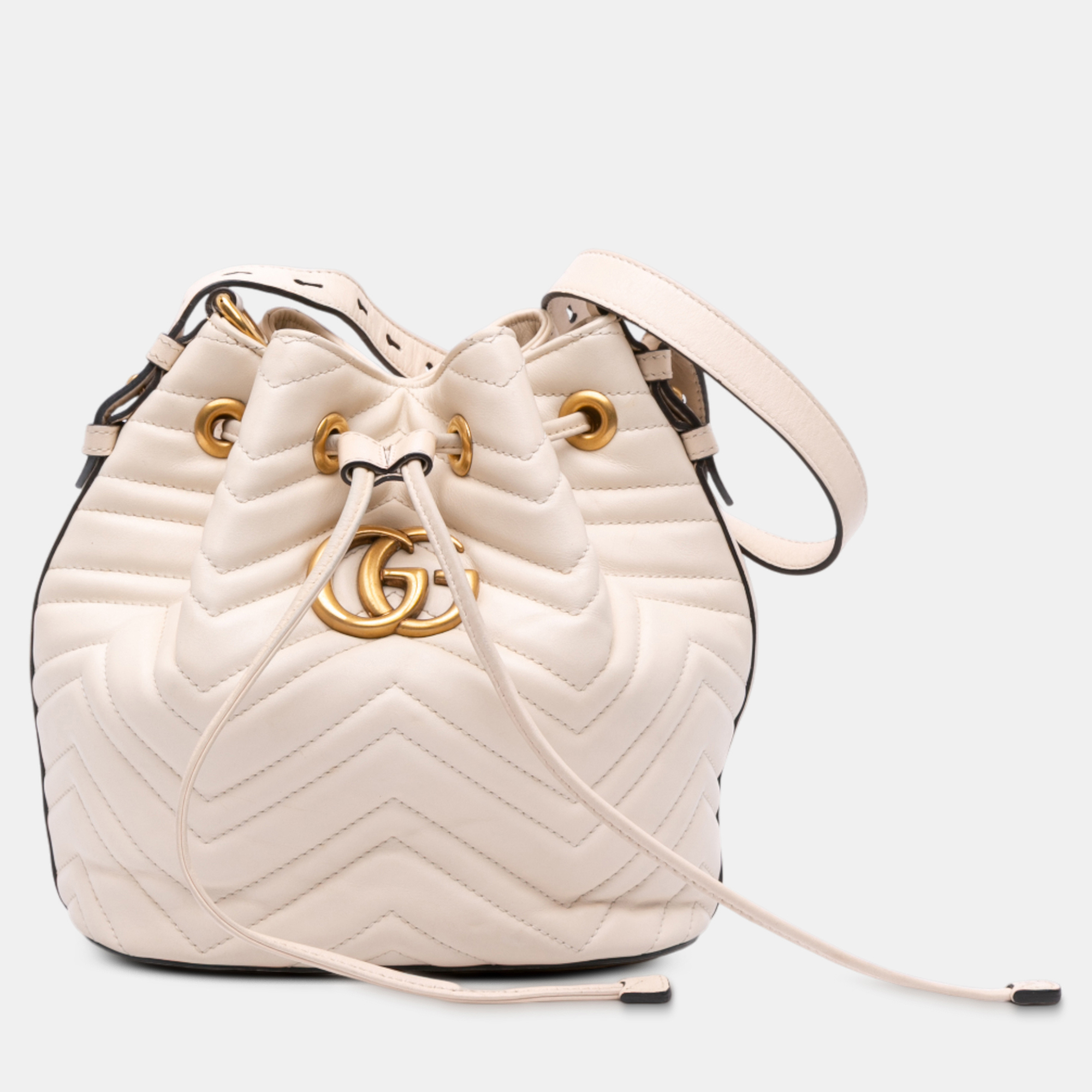 

Gucci White GG Marmont Matelasse Leather Bucket Bag