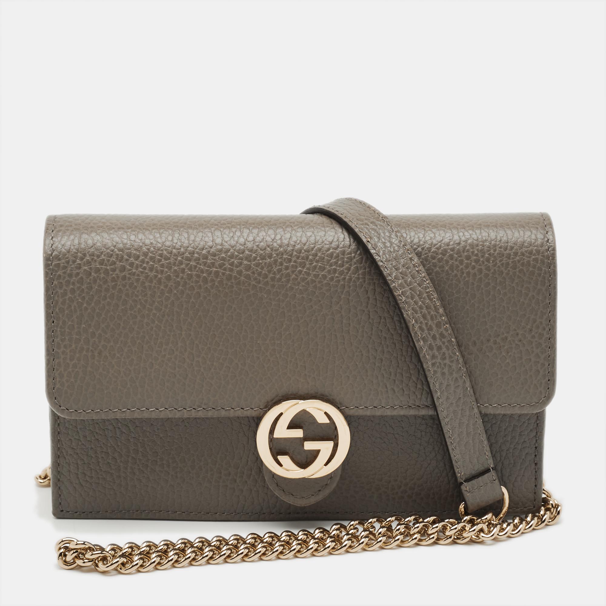 

Gucci Interlocking G Grey Leather Wallet on Chain