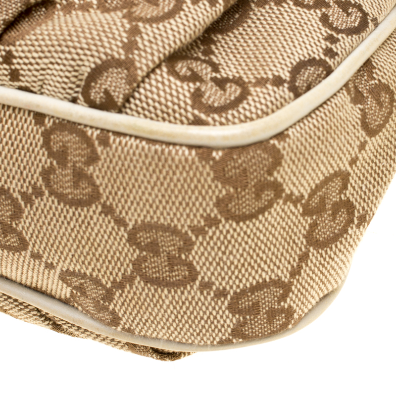 GUCCI Beige/Ivory GG Canvas Interlocking G Pochette Bag - Reetzy