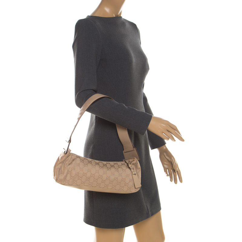 

Gucci Beige Canvas and leather W Signature Shoulder Bag