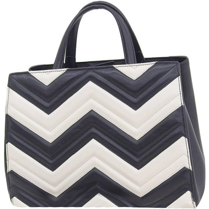 

Gucci Black Leather GG Marmont Top Handle Bag