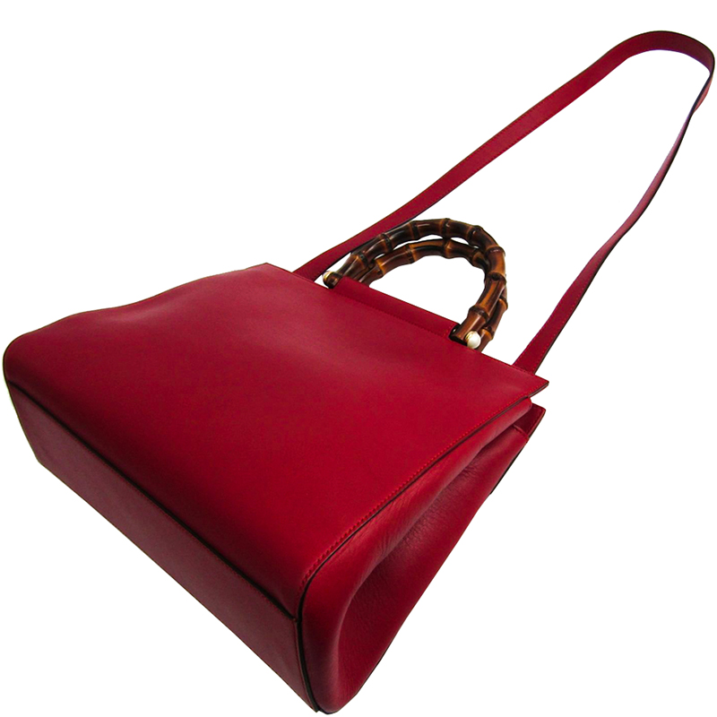 

Gucci Red Leather Bamboo Shoulder Bag