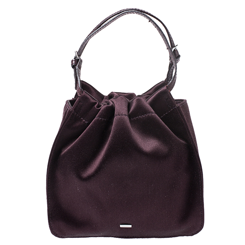 مملوكة مسبقًا Gucci Maroon Satin Mini Drawstring Pouch