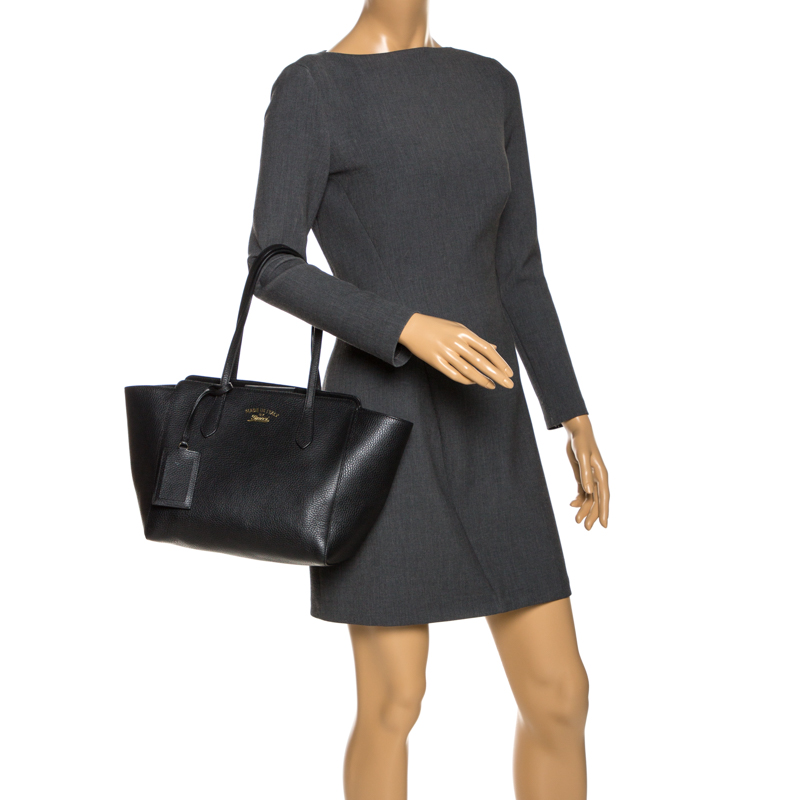 

Gucci Black Leather  Swing Tote