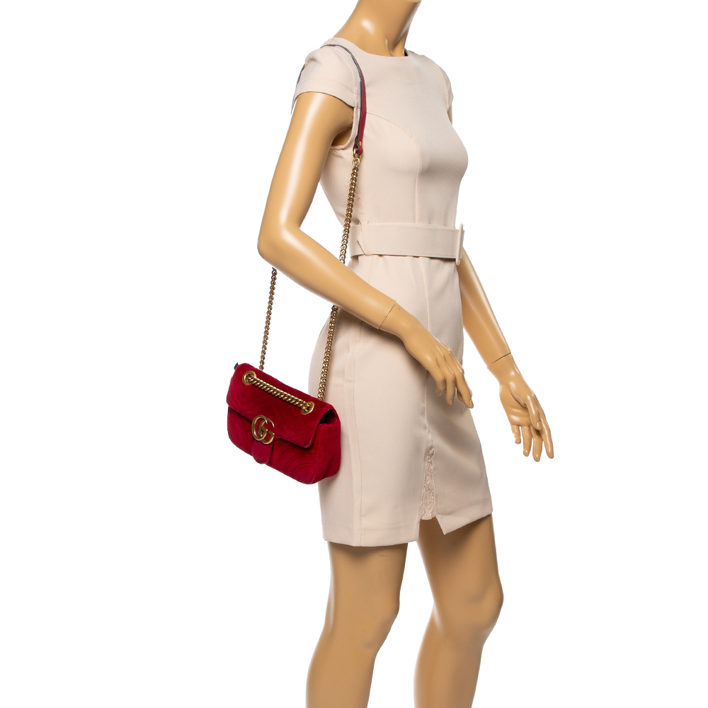 

Gucci Red Matelasse Velvet Mini GG Marmont Shoulder Bag