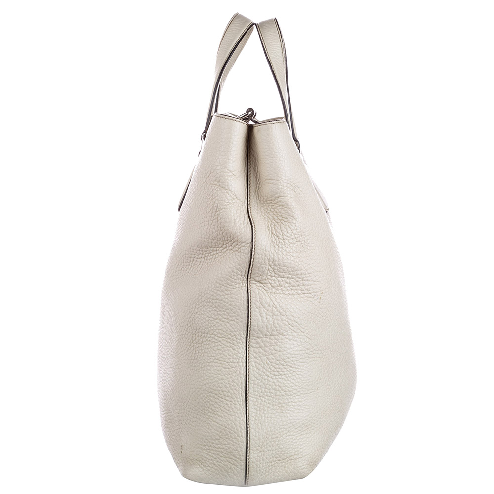 

Gucci White Leather Soho Bag