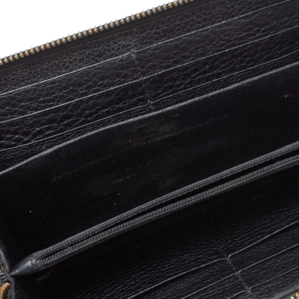 

Gucci Black Leather Soho Zip Around Wallet