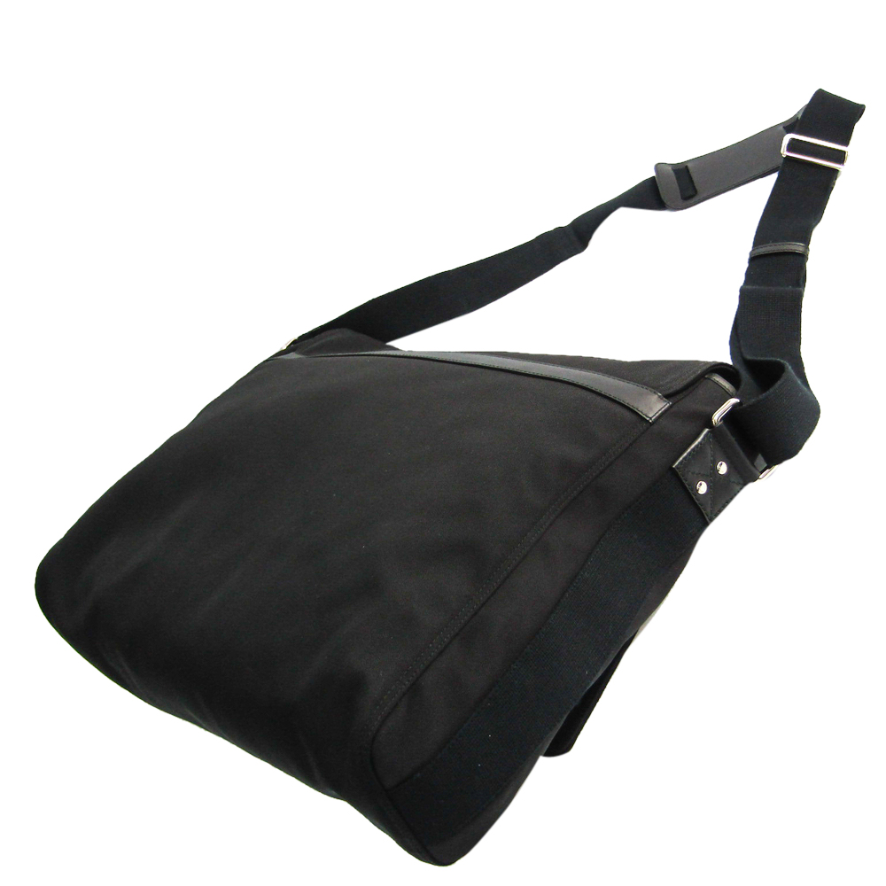

Gucci Black Nylon Canvas Messenger Bag