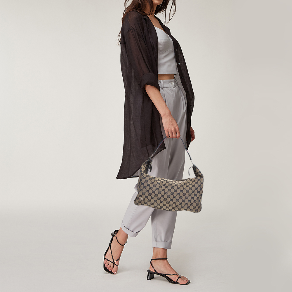 

Gucci Beige/Navy GG Canvas Medium Pop Hobo