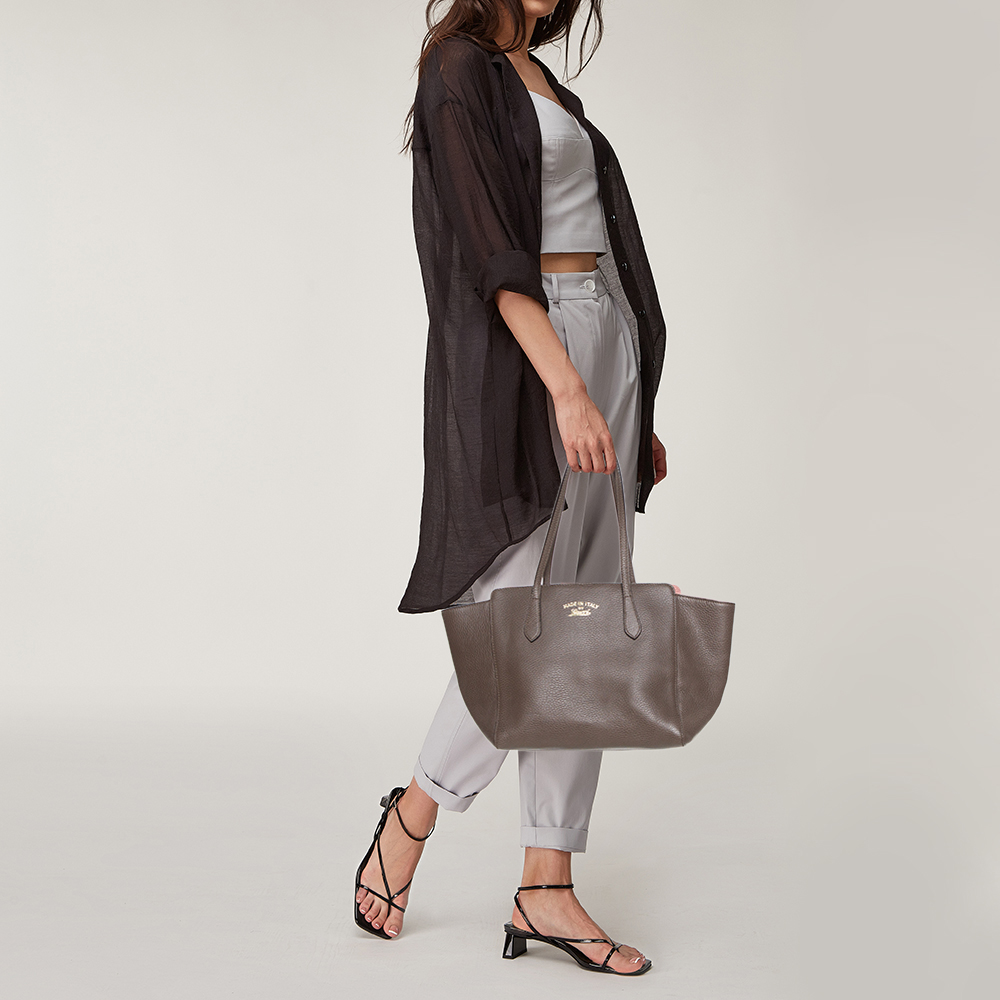

Gucci Dark Brown Leather Small Swing Tote