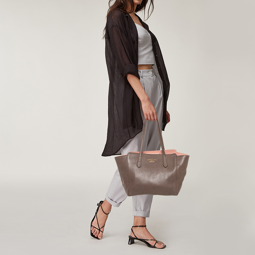 

Gucci Dark Beige Leather Small Swing Tote