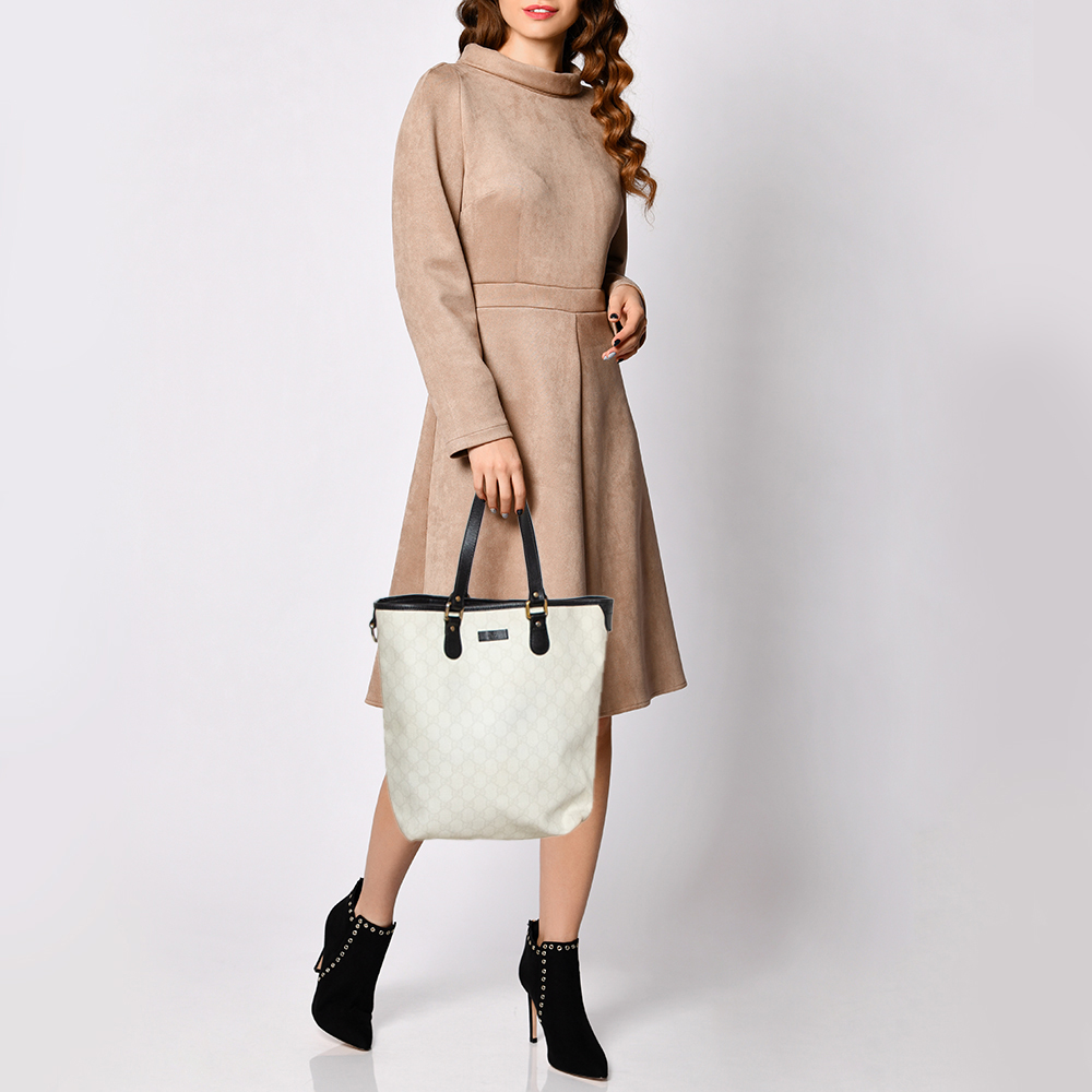 

Gucci White/Black GG Canvas and Leather Tote