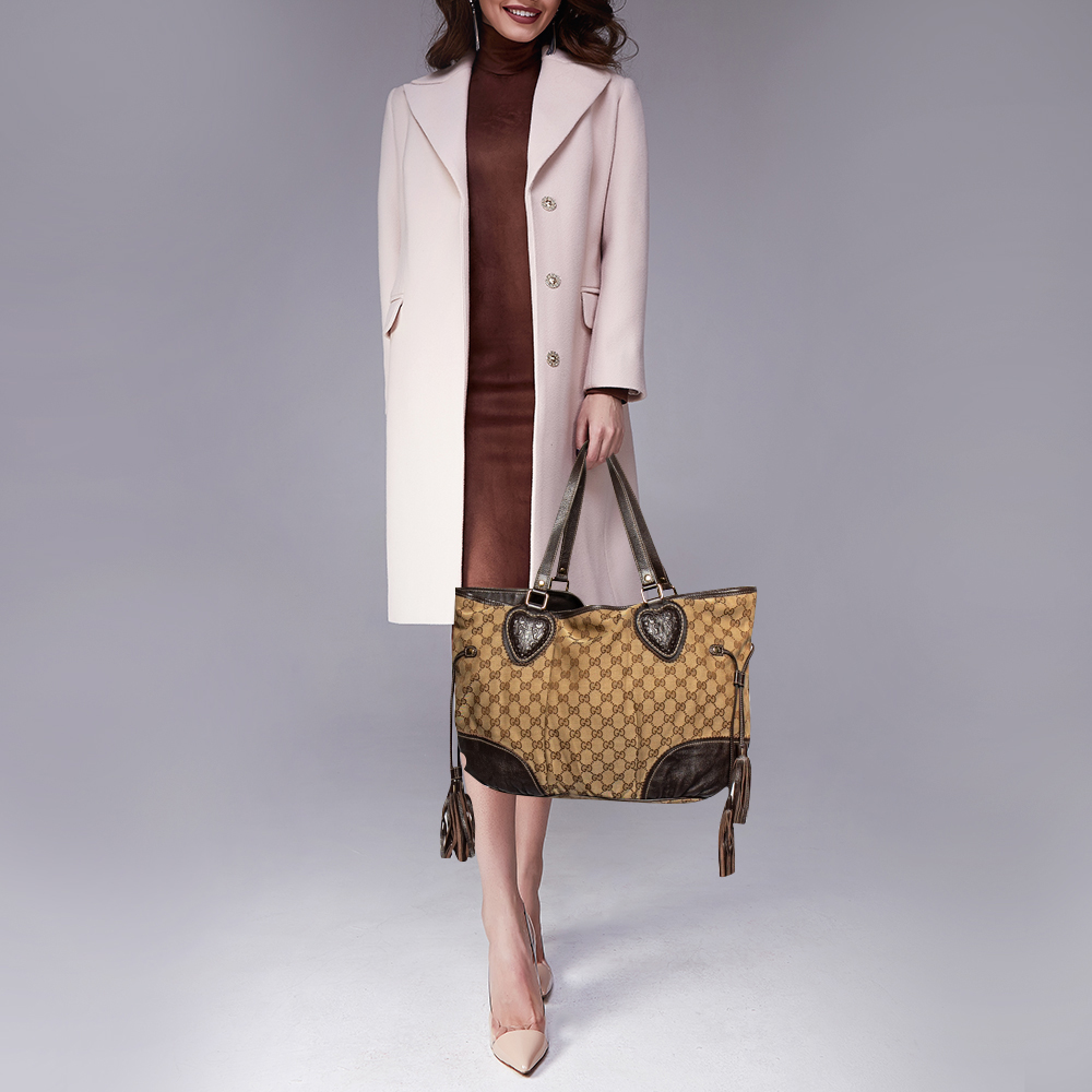 

Gucci Beige/Brown Canvas And Leather Heart Shoulder Bag