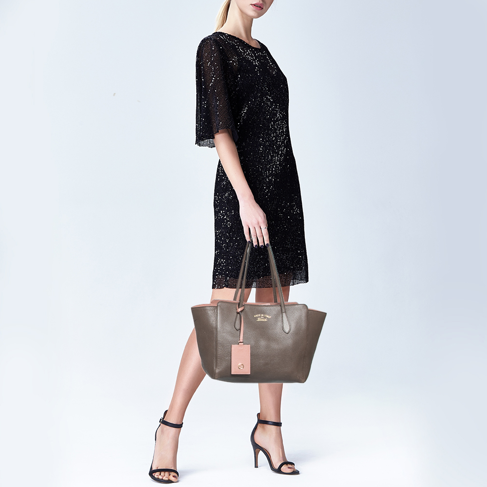 

Gucci Brown Leather Swing Tote