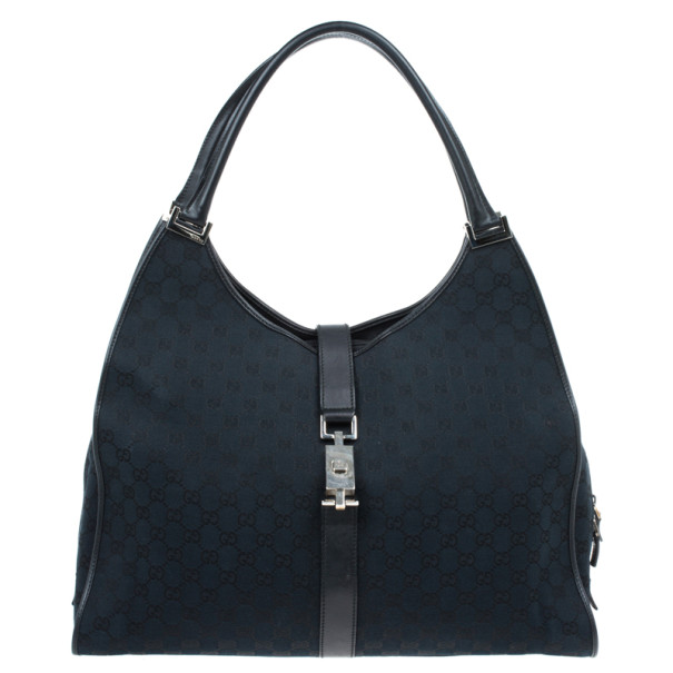 مملوكة مسبقًا حقيبة غوتشي بيستون مونوغرامية سوداء كبيرة