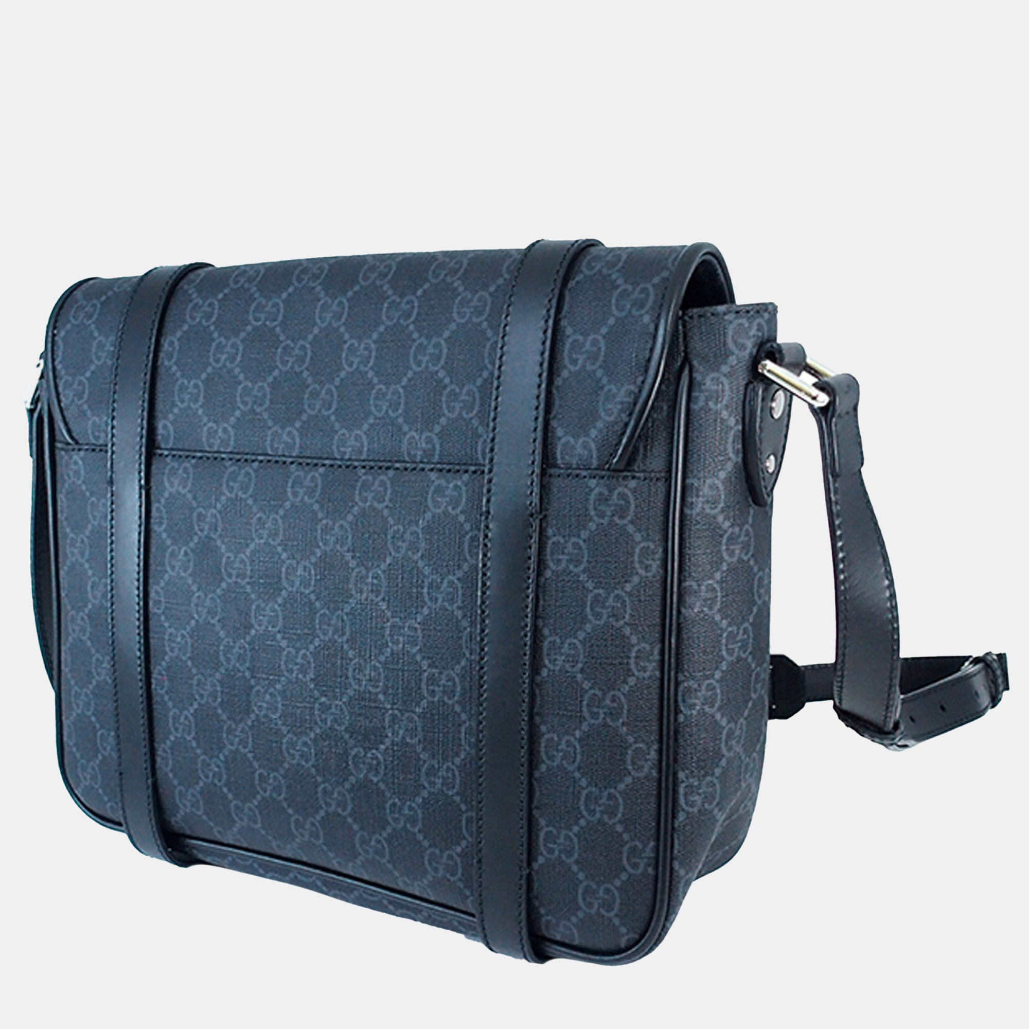 

Gucci Black GG Supreme Messenger bag
