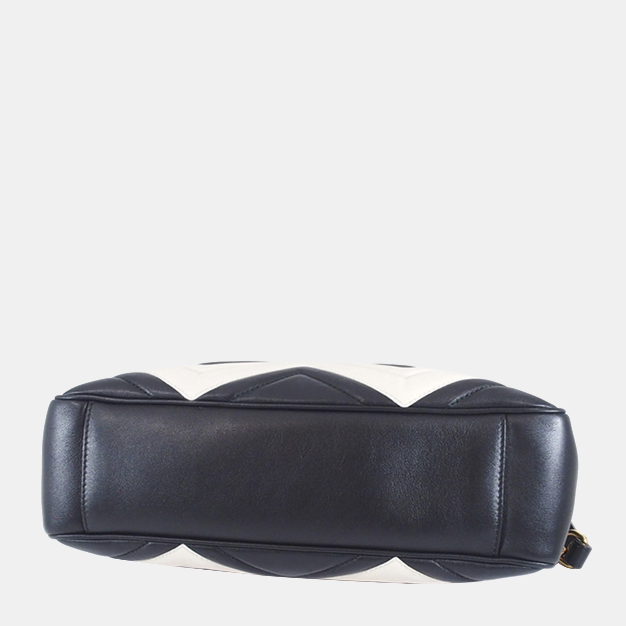 

Gucci Black Medium GG Marmont