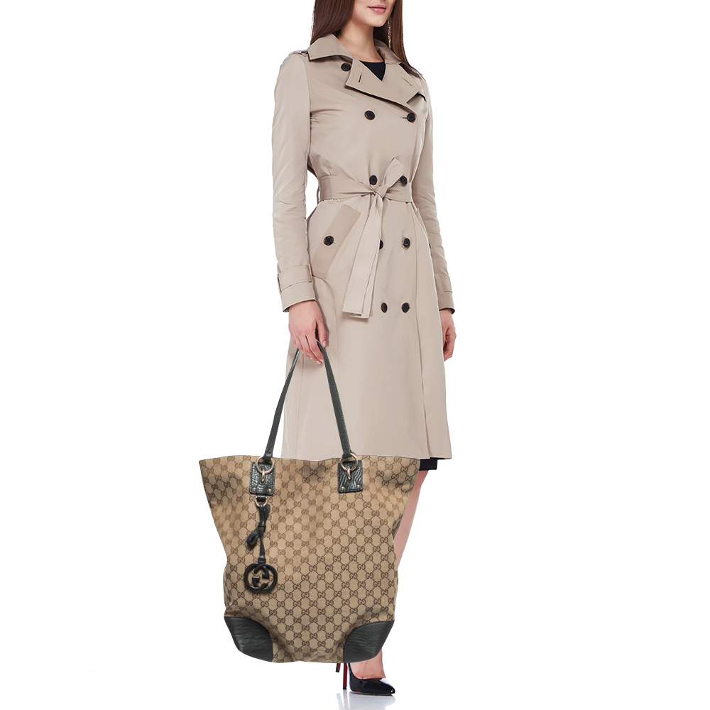 

Gucci Beige/Dark Green GG Canvas and Leather Large Charms Tote