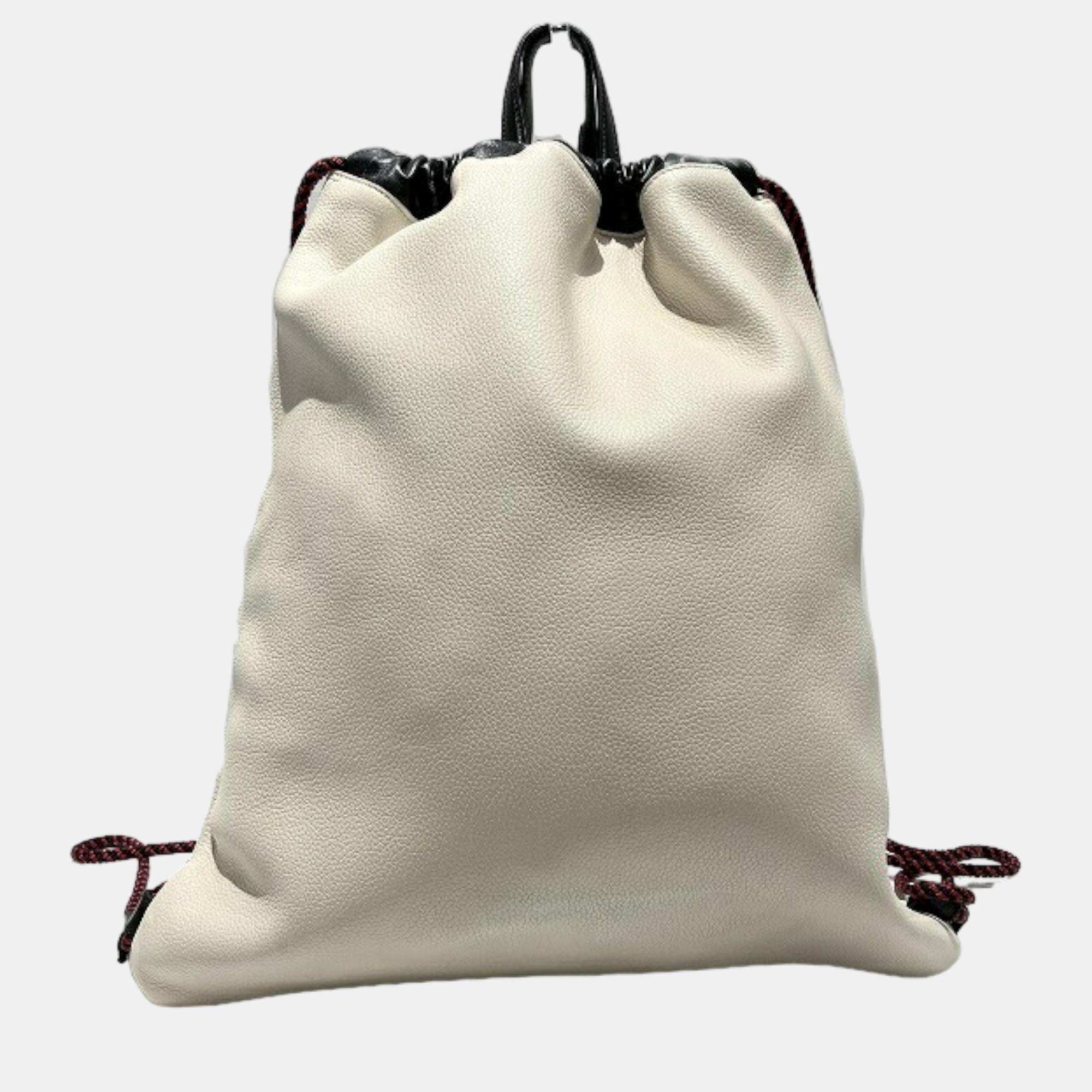 

Gucci White Leather Logo Drawstring Backpack