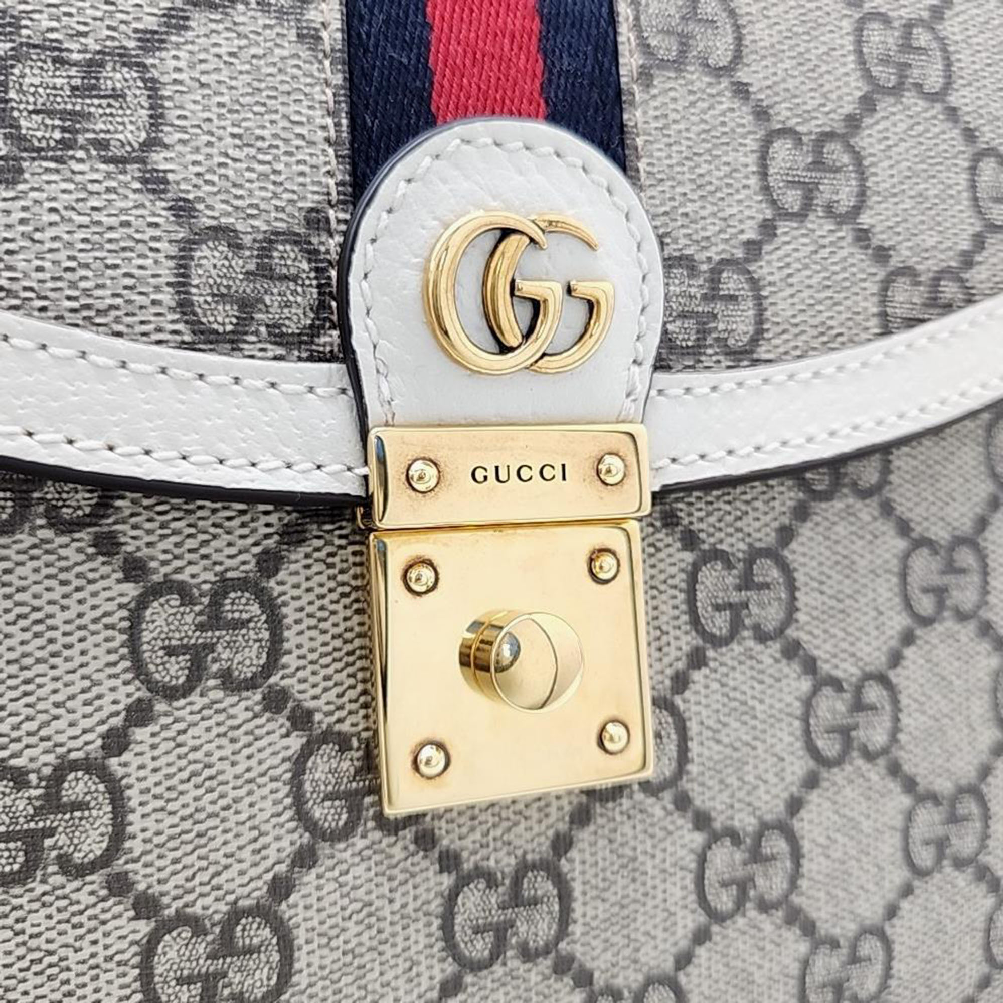 

Gucci Ophidia Top Handle Bag (651055) bag, Beige