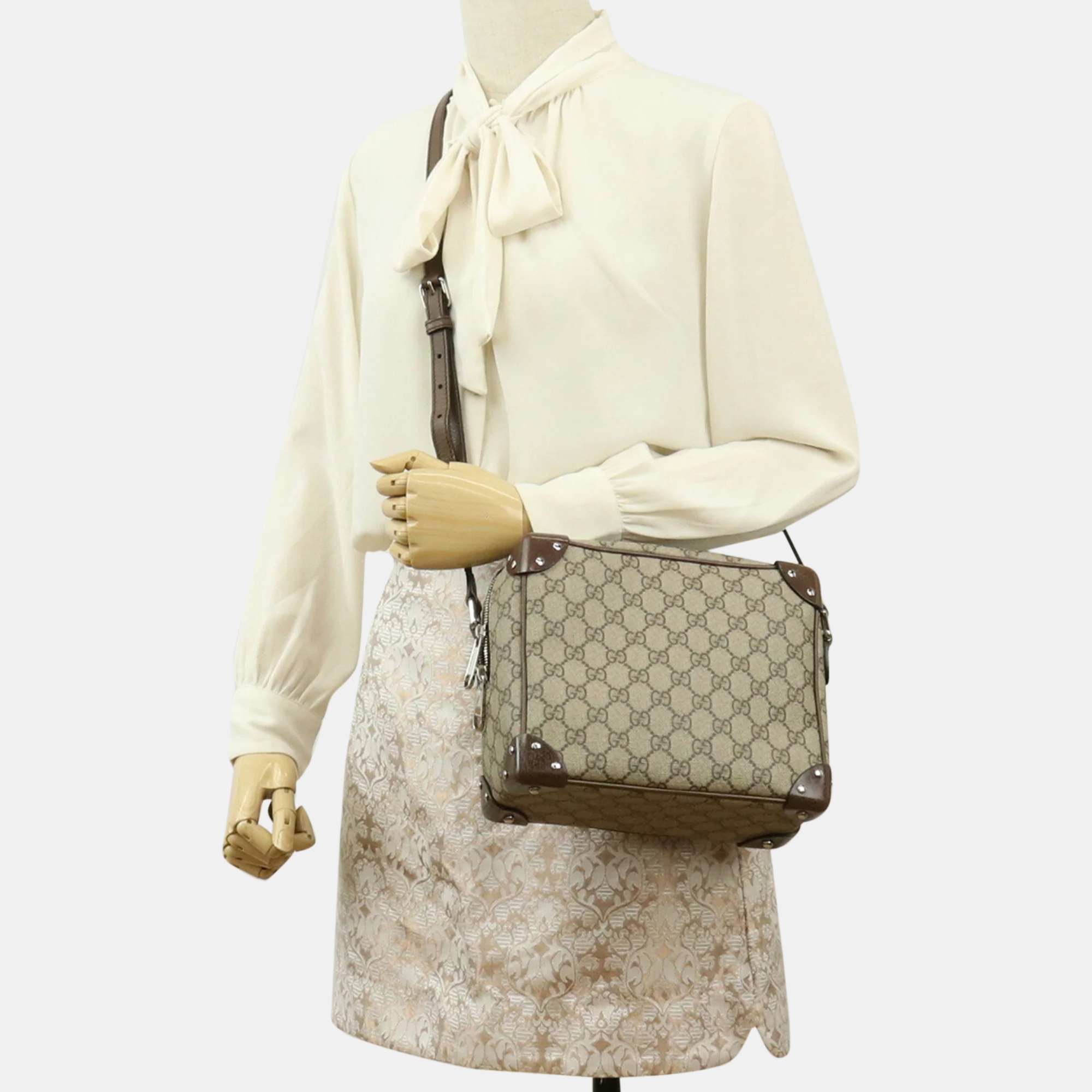 

Gucci Brown/Beige GG Supreme Canvas and Leather Square Messenger Bag