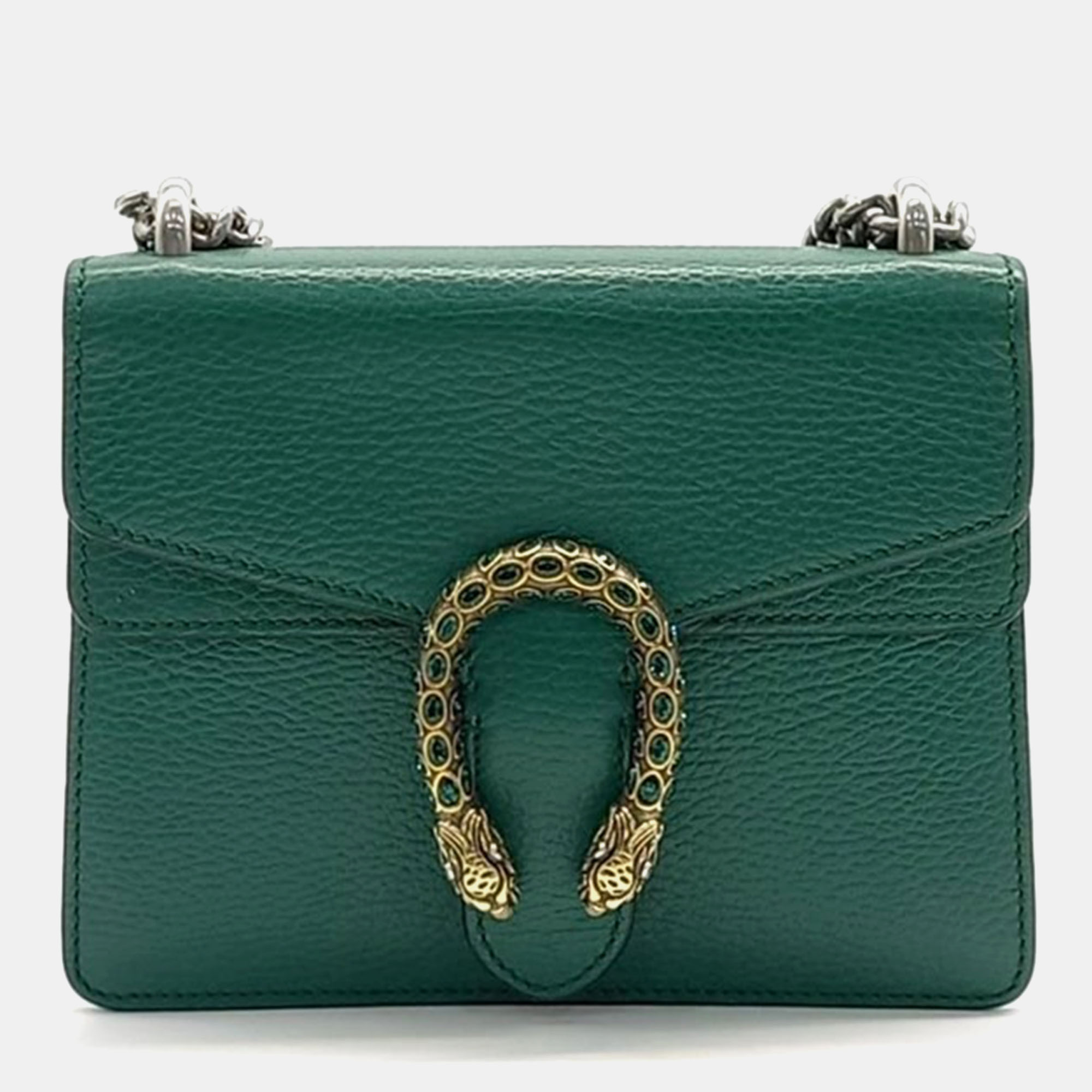 This Gucci elegant shoulder bag is perfect to enhance your everyday style. It is carefully sewn and finished to be a wonderful investment in your closet.