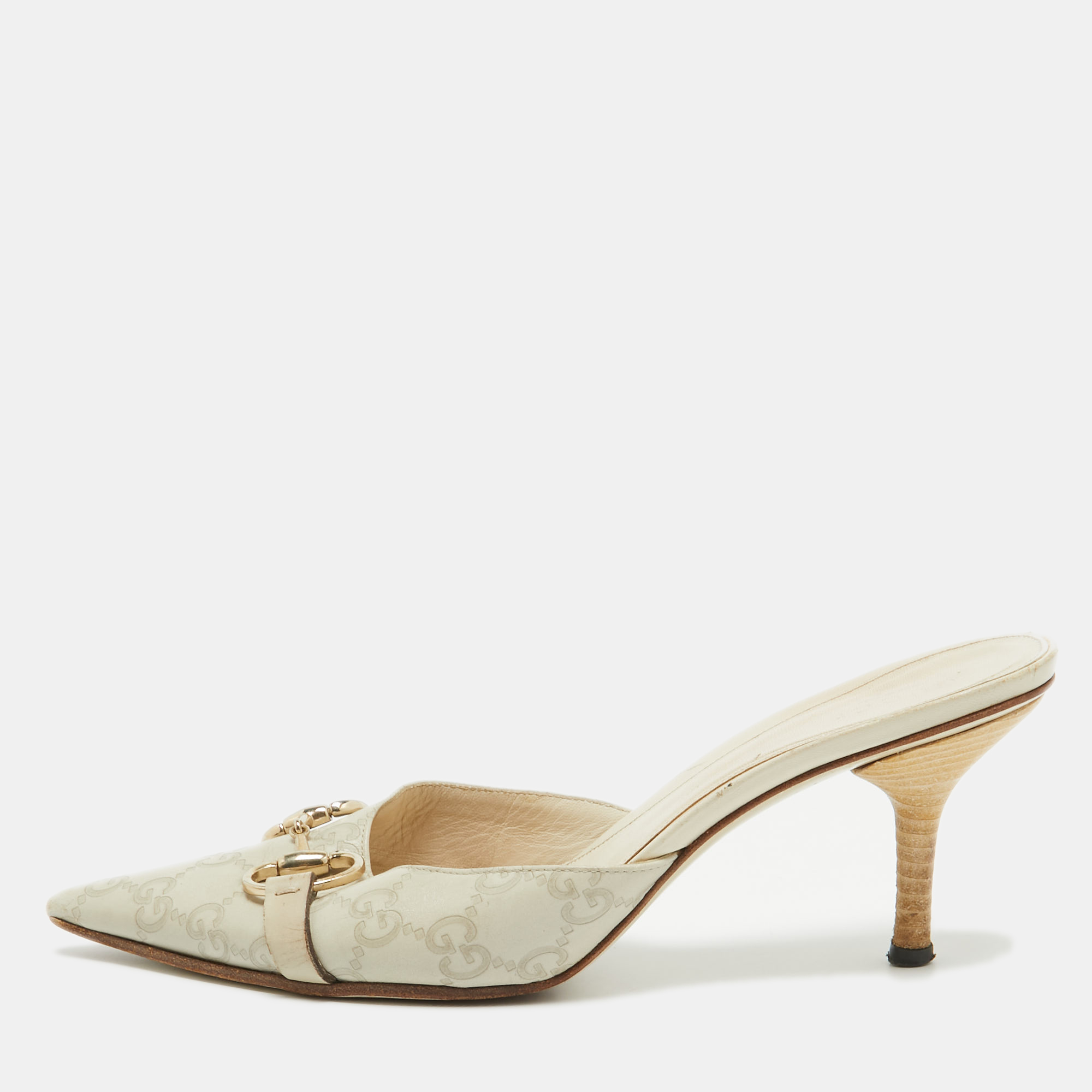 

Gucci Cream GG Leather Pointed Toe Mules Size