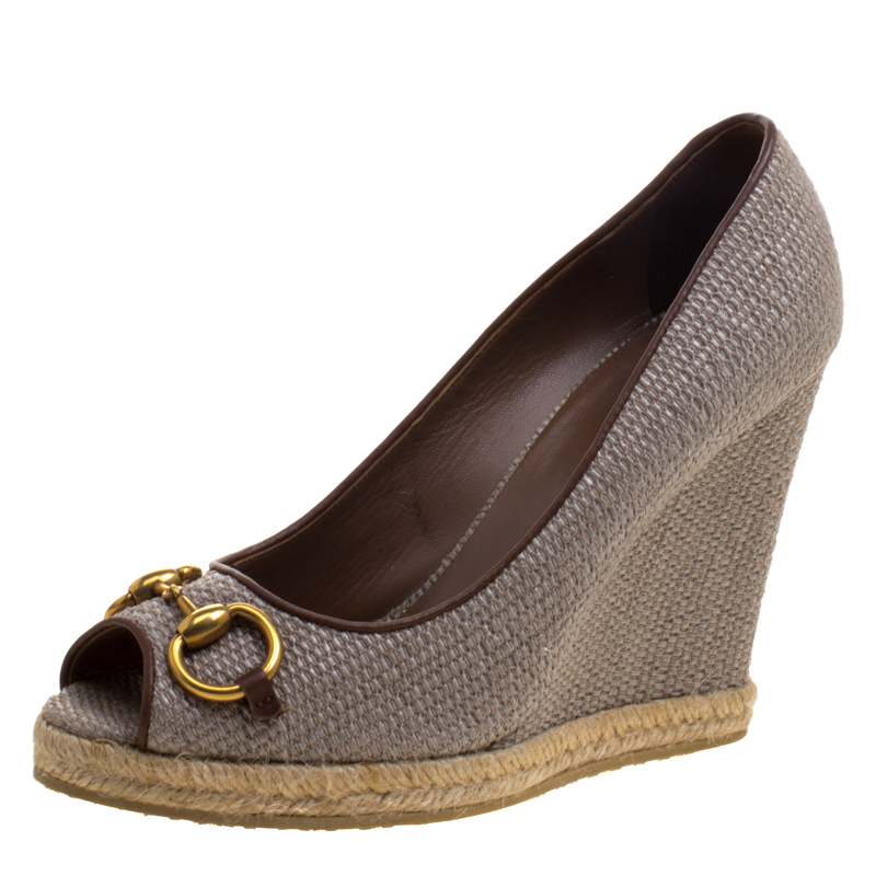 Pre Owned Gucci Maple Brown Straw Charlotte Horsebit Wedge Pumps Size 39.5