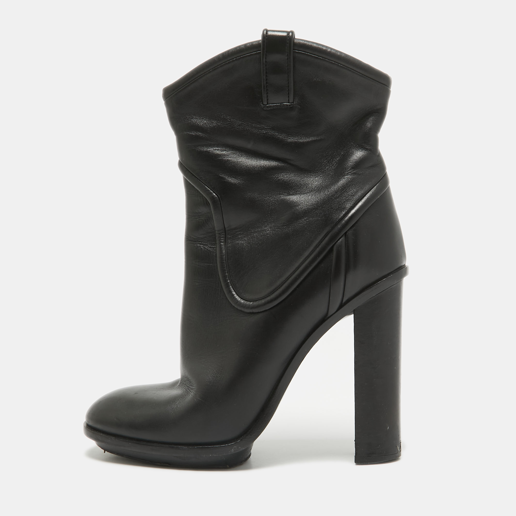 

Gucci Black Leather Ankle Boots Size