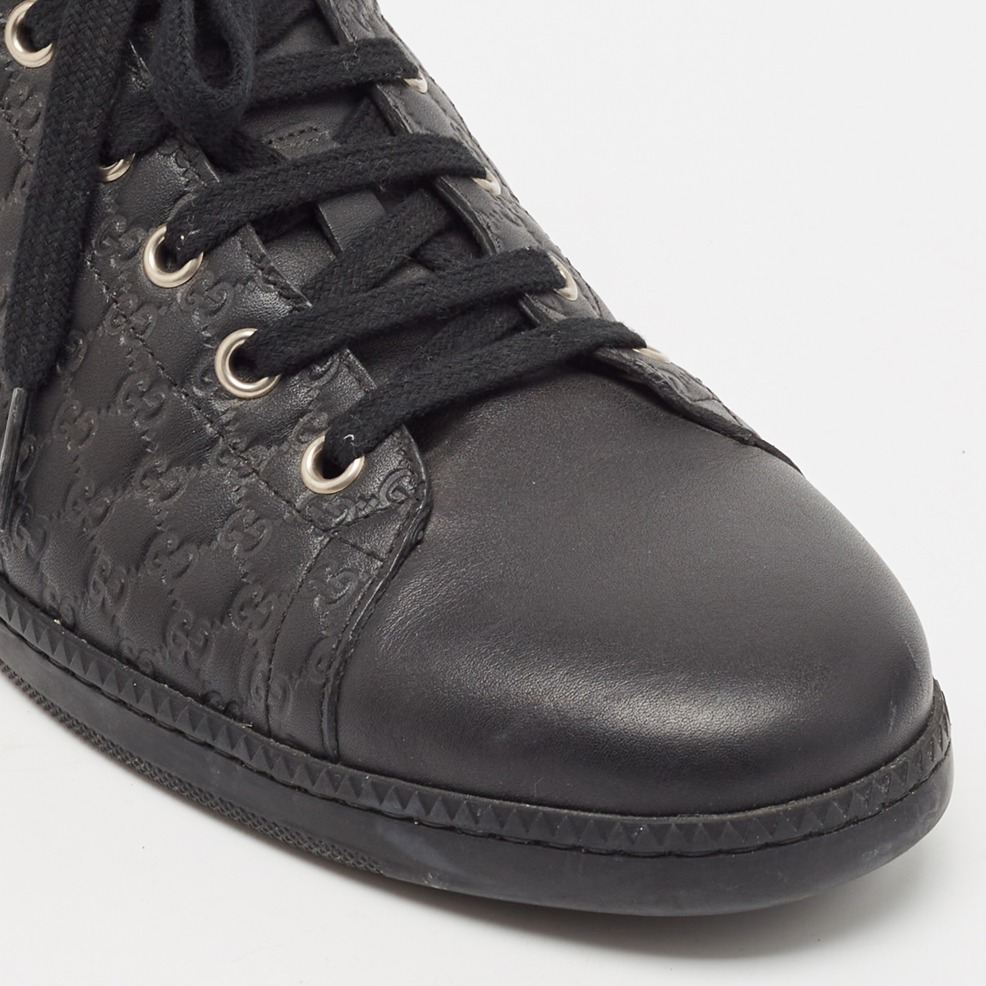 Gucci Black Microguccissima Leather Low Top Sneakers Size 40.5 