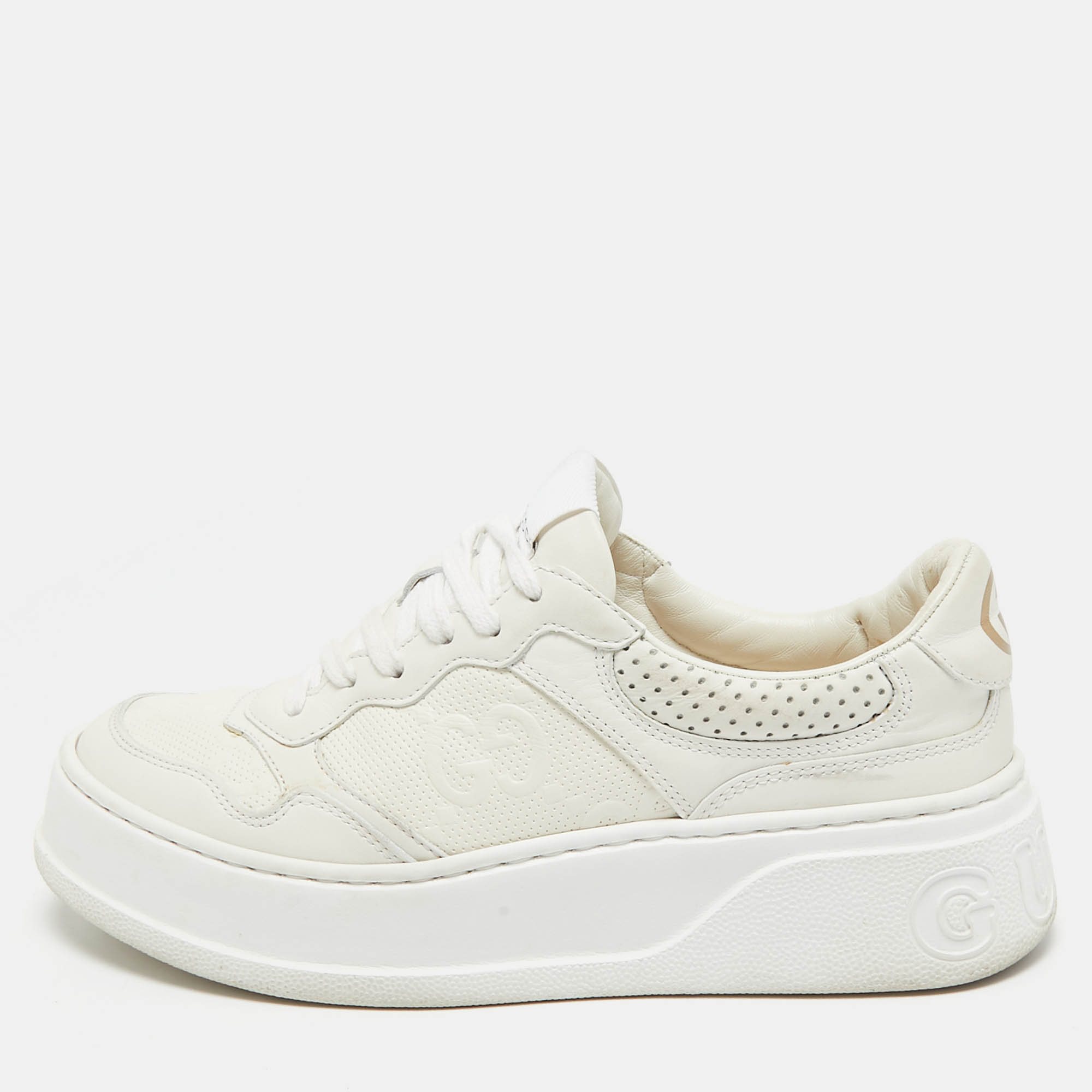 

Gucci White Jumbo GG Embossed Leather Low Top Sneakers Size