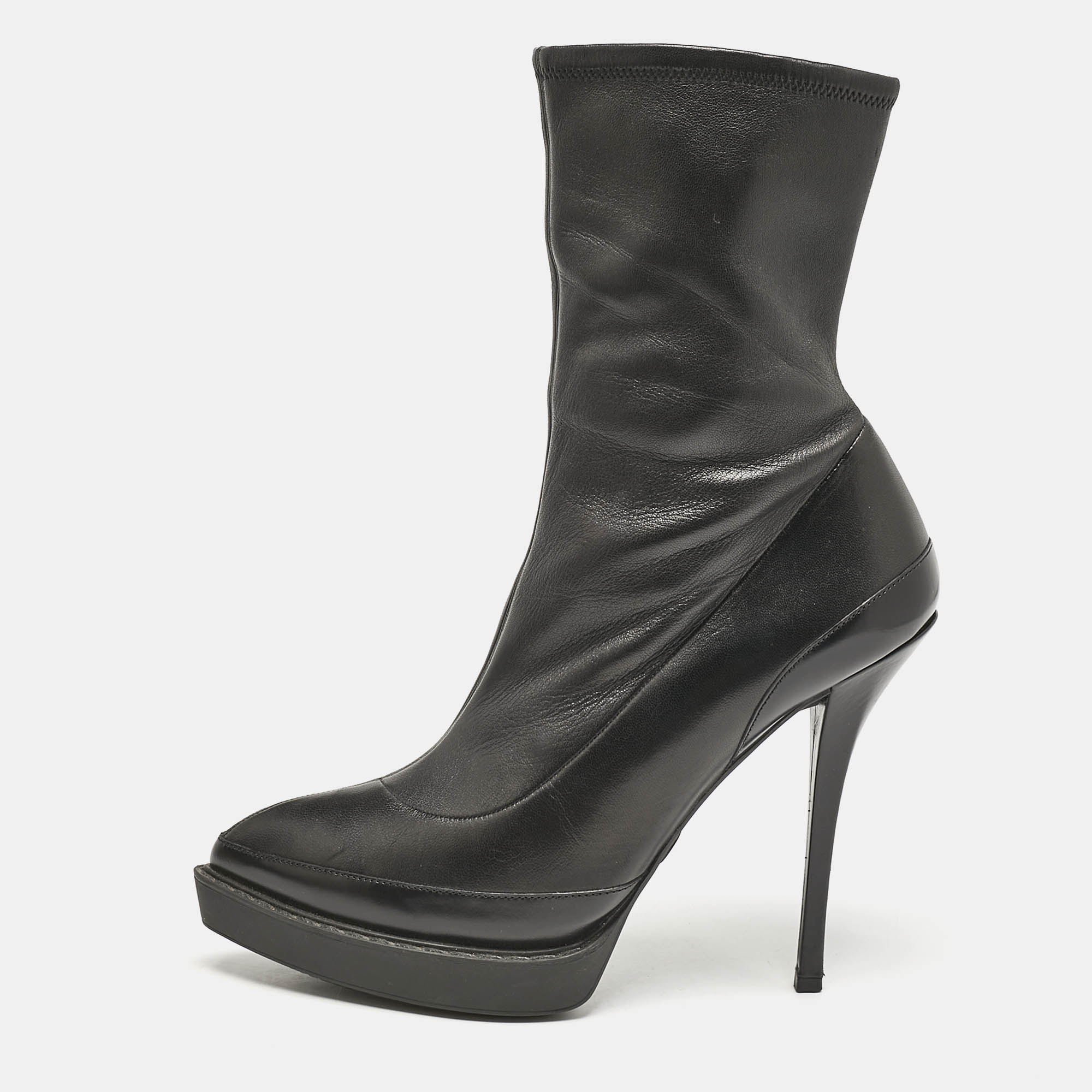 

Gucci Black Leather Zipped Ankle Length Boots Size