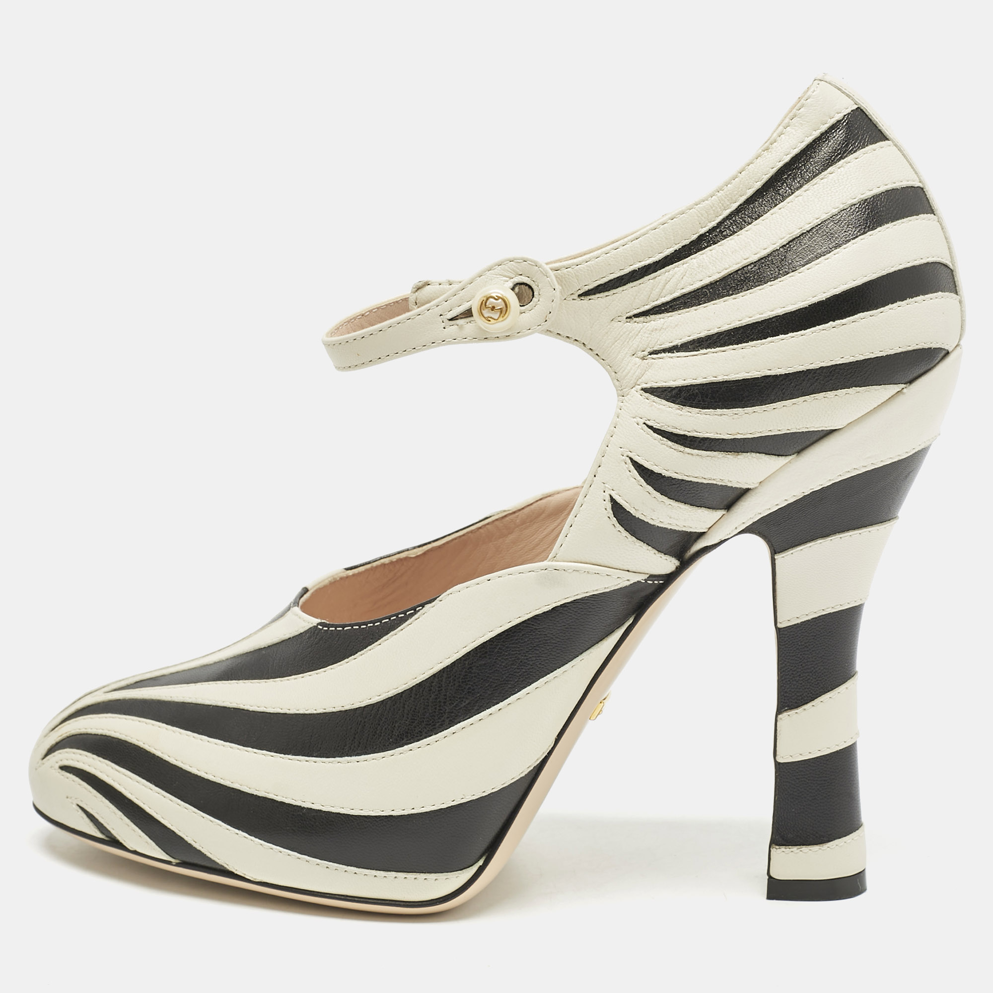 

Gucci Cream/Black Leather Mary Jane Pumps Size