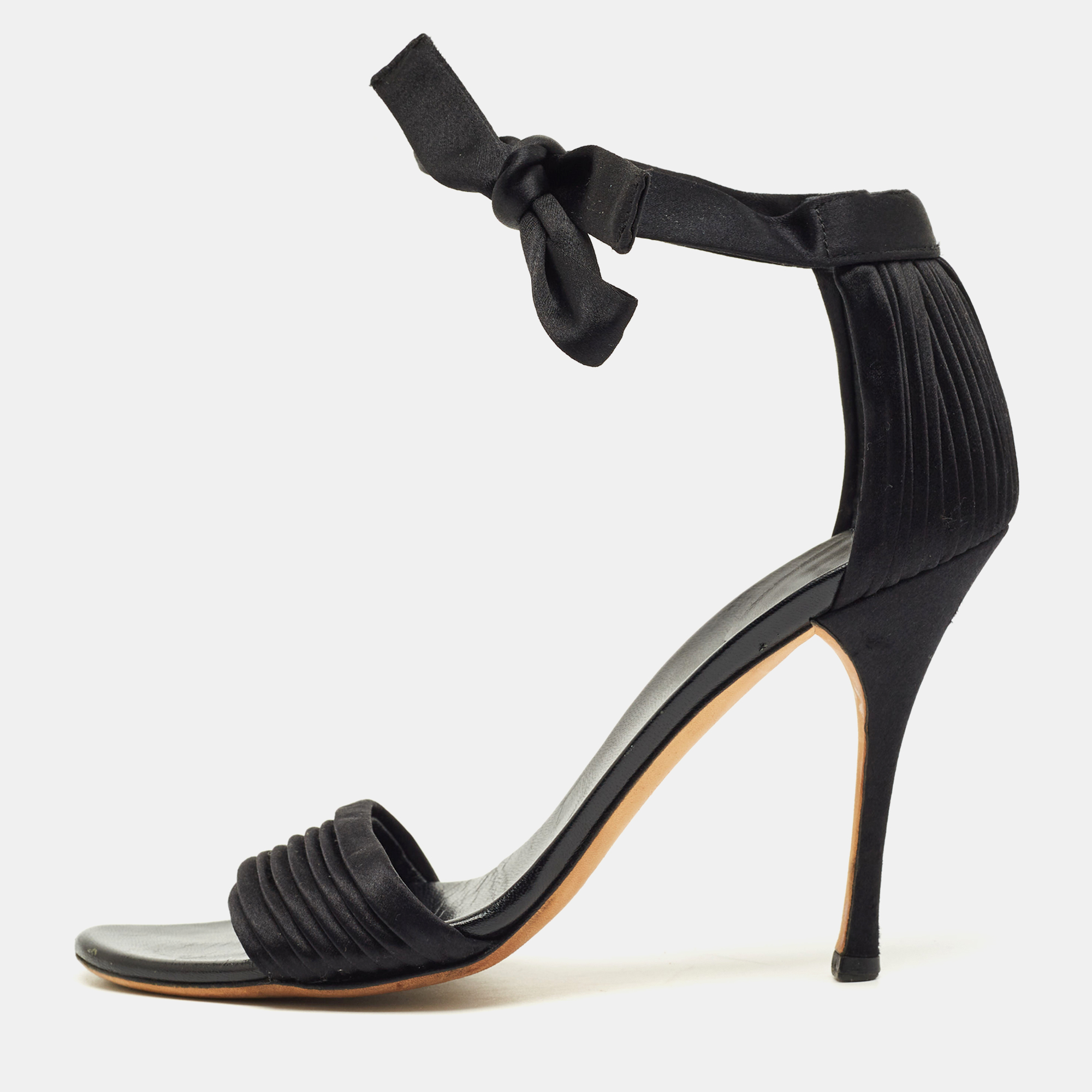 Click to view more detailed imagery on our partner's website Pre-owned Gucci Black Satin Ankle Strap Sandals Size 39