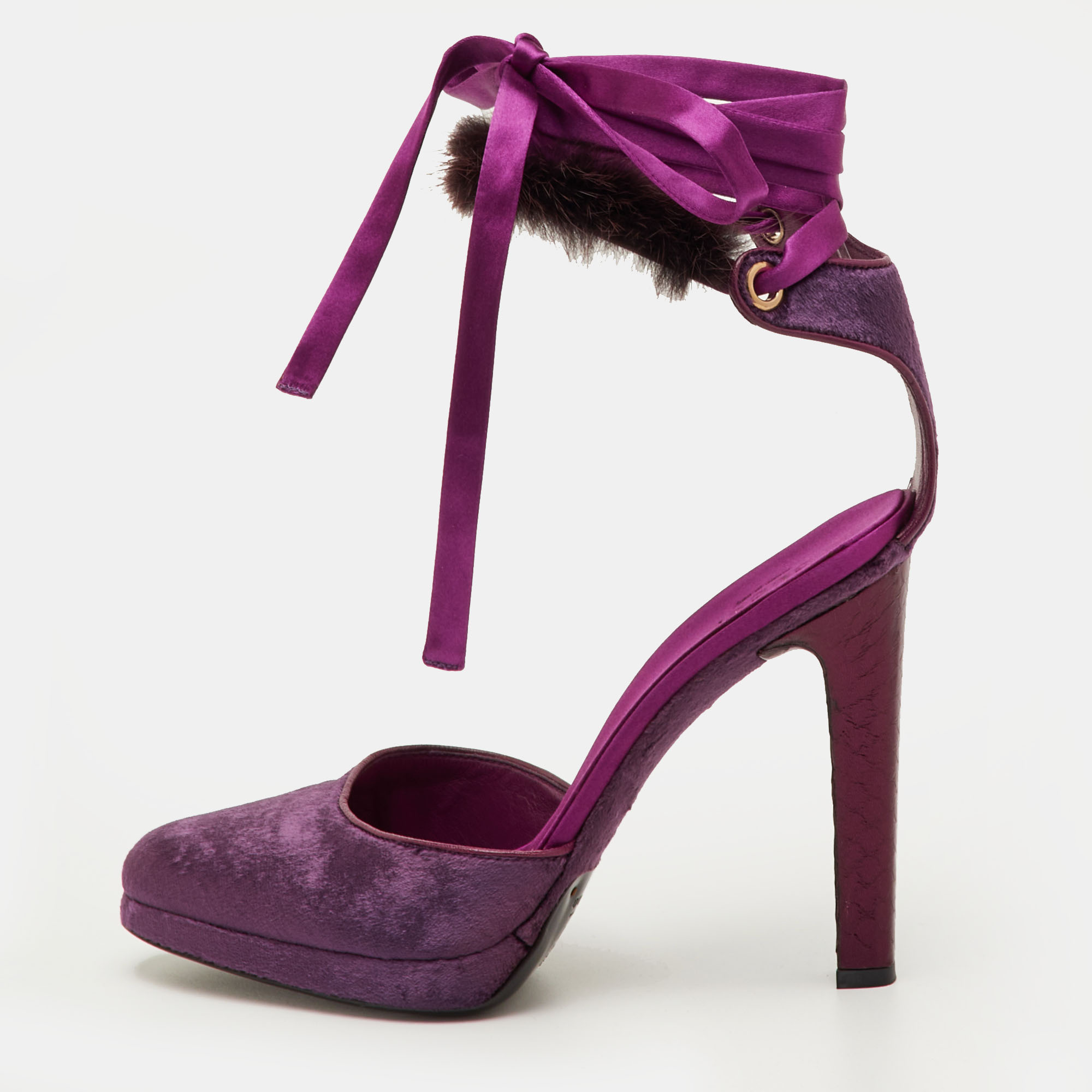 

Gucci Size  Purple Velvet and Mink Fur Ankle Strap Sandals