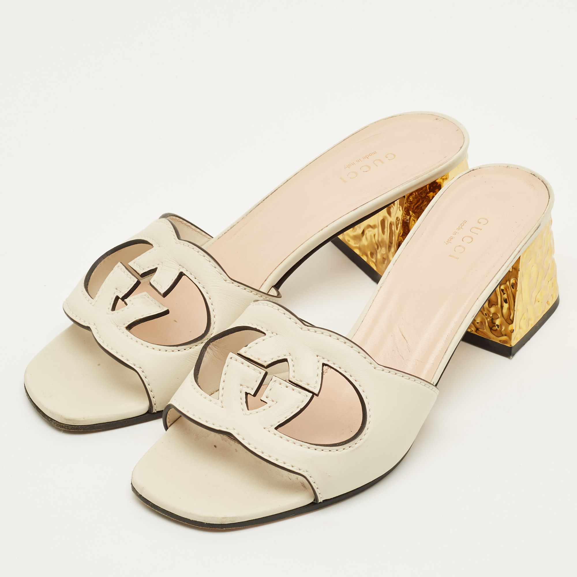 

Gucci Interlocking GG Size  Cream Leather Slide Sandals