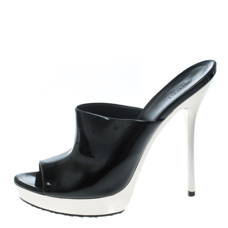 

Gucci Black Patent Leather Platform Open Toe Mules Slides Sandals Size