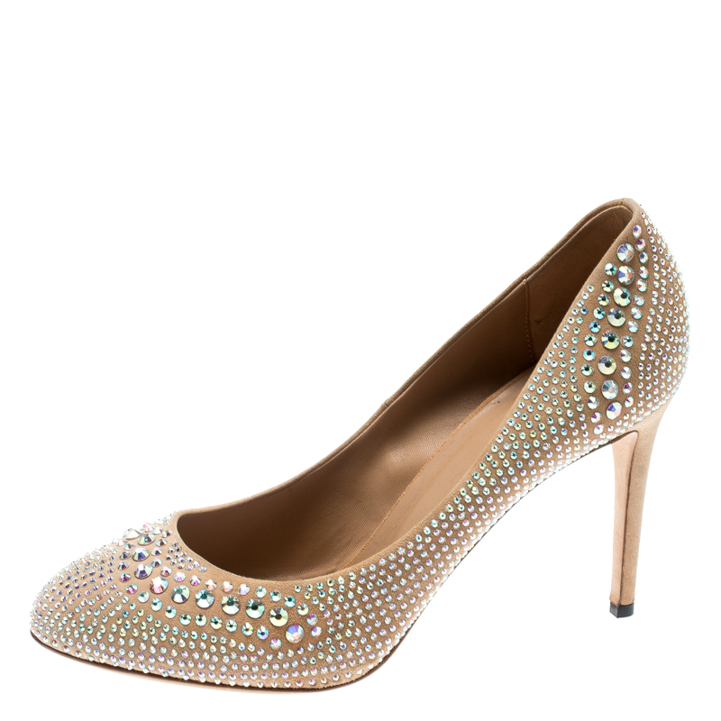 

Gucci Beige Suede Crystal Studded Pumps Size