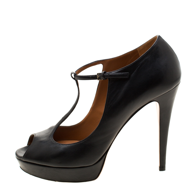 

Gucci Black Leather Betty T-Strap Platform Pumps Size