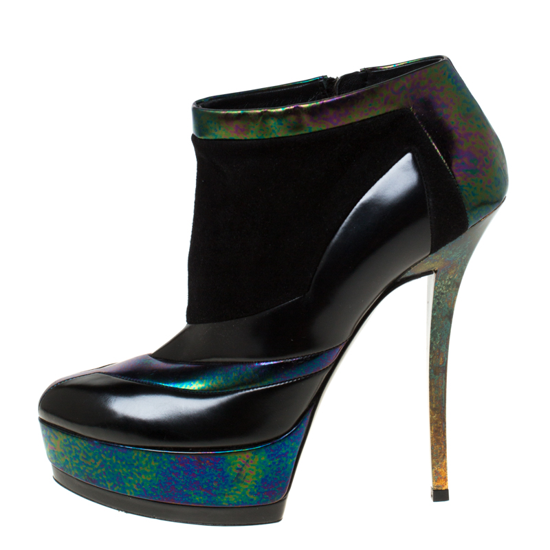 

Gucci Black Holographic Leather And Suede Platform Ankle Boots Size