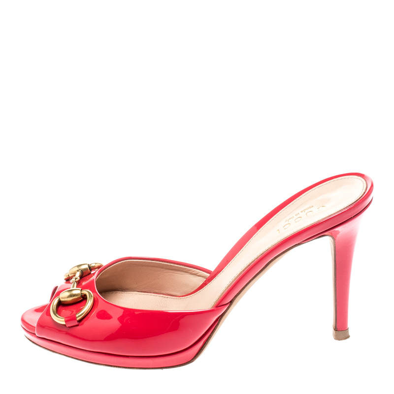 

Gucci Coral Pink Patent Leather Peep Toe Horsebit Slides Size