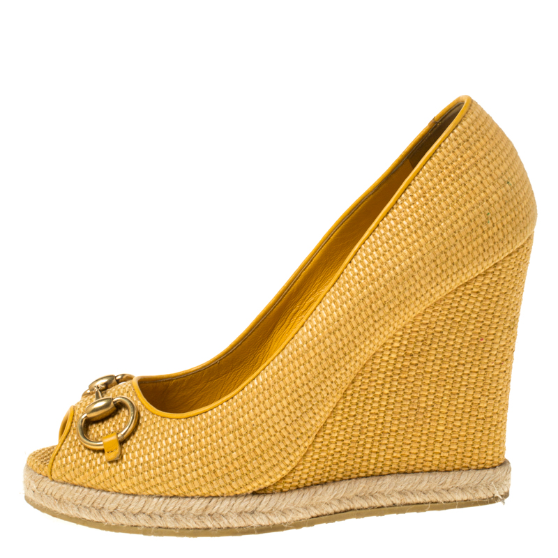 Pre-owned Gucci Mustard Raffia Charlotte Horsebit Peep Toe Wedge Pumps Size 40 In Yellow