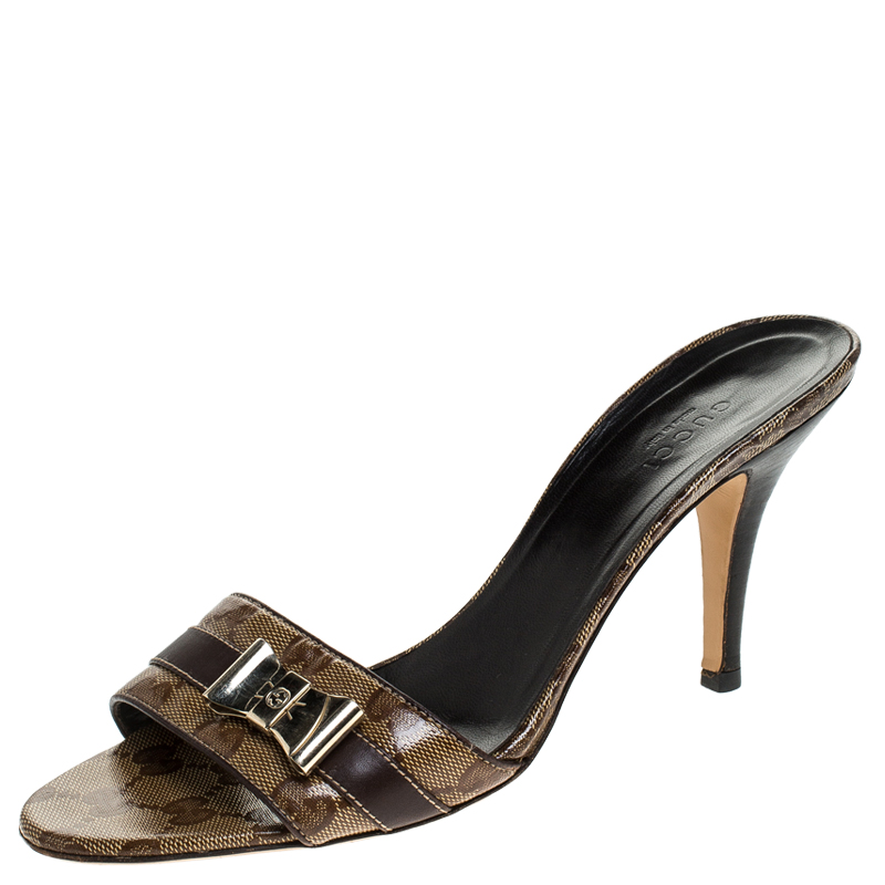 Pre Owned صندل غوتشي كانفاس وجلد بني/ بيج وحواف جلد مقدمة مفتوحة مقاس 38