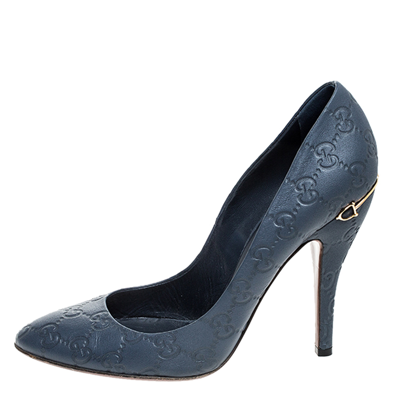 

Gucci Blue GG Leather Pumps Size