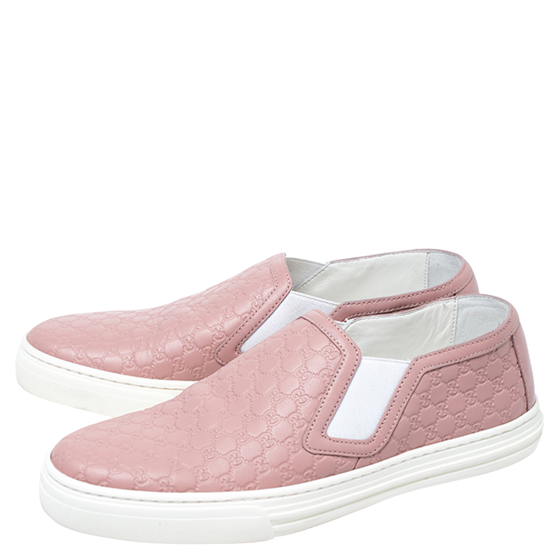 Gucci pink slip sales on shoes