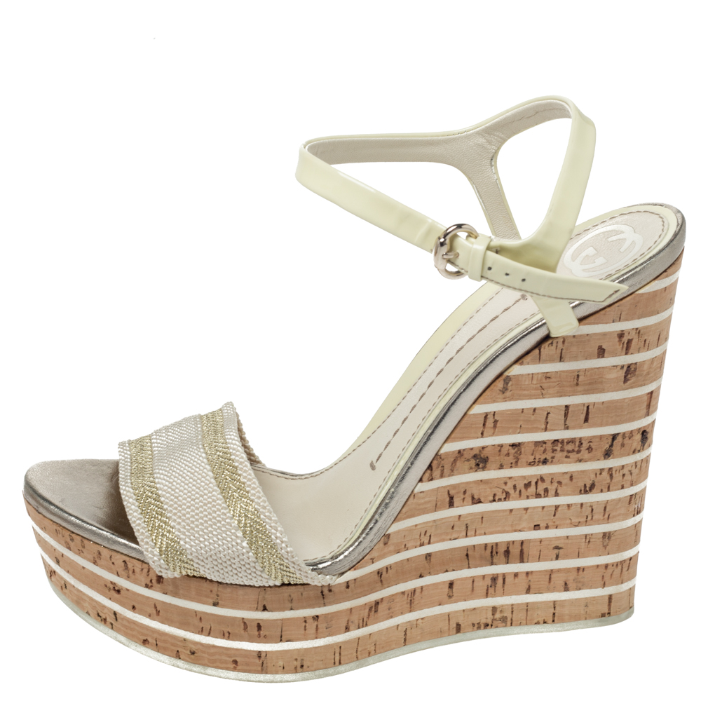 

Gucci White Patent Leather And Fabric Wedge Ankle Strap Sandals Size