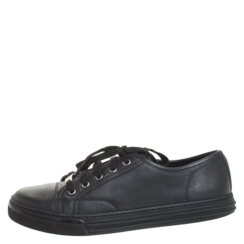 

Gucci Black Leather Low Top Lace Up Sneakers Size