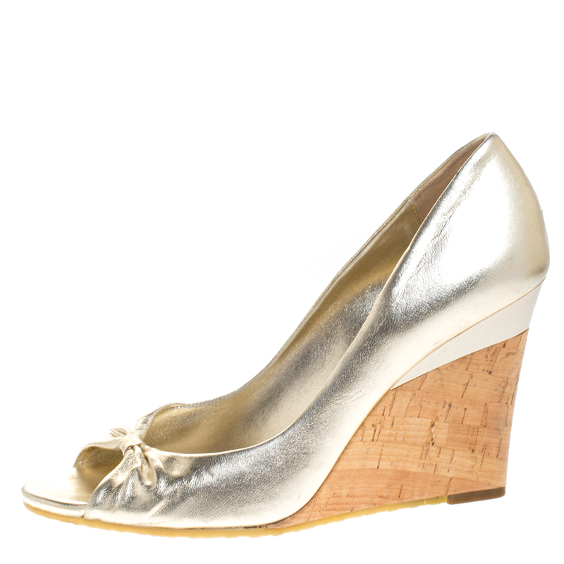 

Gucci Metallic Gold Leather Cyprus Open Toe Cork Wedge Pumps Size