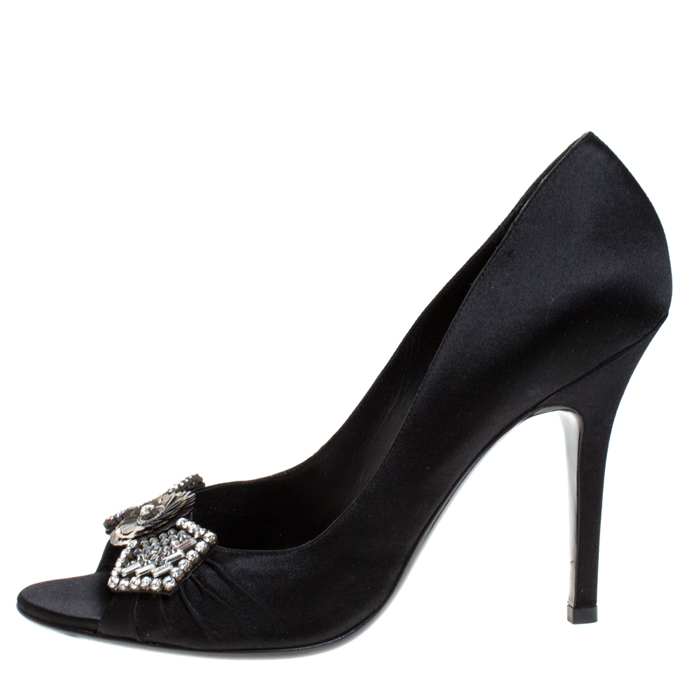 

Gucci Black Satin Crystal Bow Embellished Peep Toe Pumps Size